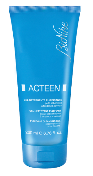 AKNET GEL DETERGENTE PURIFICANTE 200 ML - maxifarmacia.it